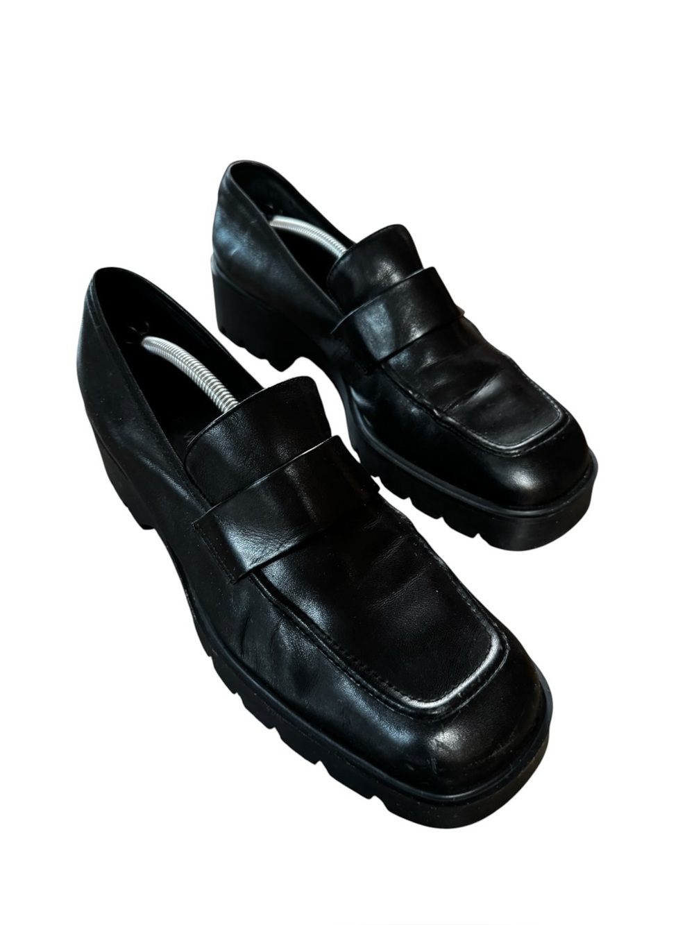 Vintage Womenโs Nine West Size 10.5 Black Platform Loafers w Rubber Sole